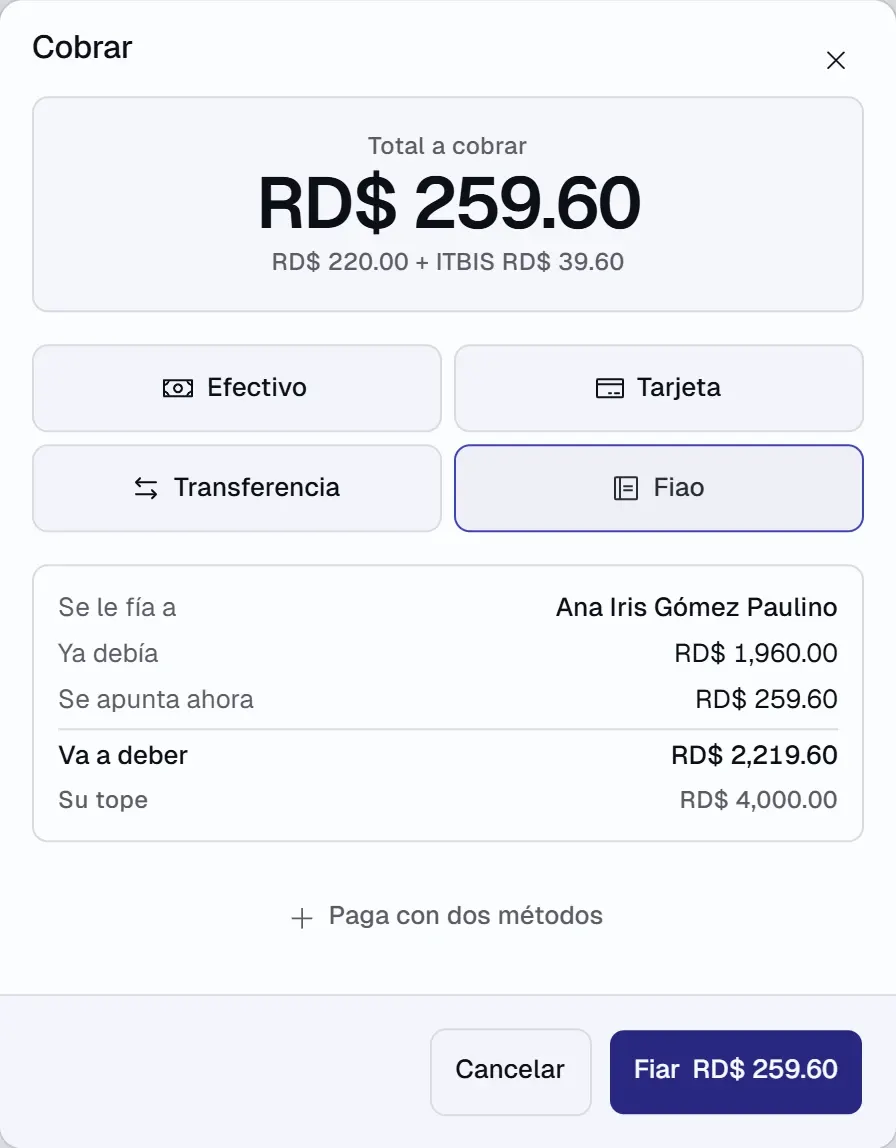 Cobro con «Fiao» elegido, que enseña «Se le fía a», «Ya debía», «Se apunta ahora», «Va a deber» y «Su tope», con el botón «Fiar».